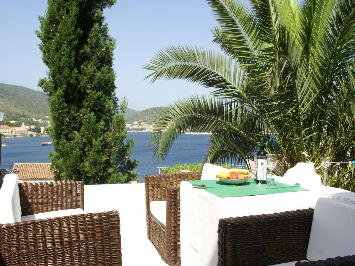 Rustic In With Sea View *